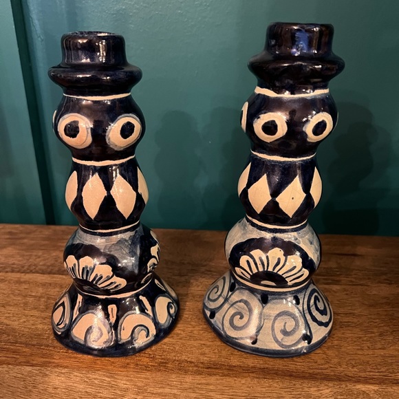 Blue & White Talavera Candlesticks. Made in Mexico and Signed by Artist. - Picture 1 of 5